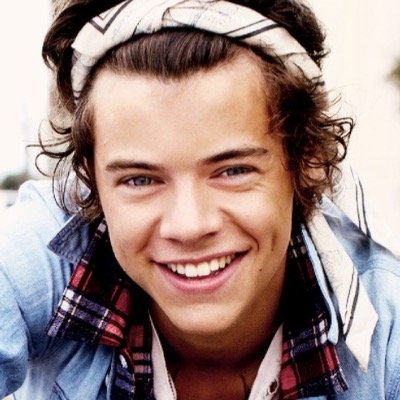 Harry❤️Aqui cenoura é brinquedo, pente é divino, montanha russa é horrivel, comida é o melhor e tomamos sopa de garfo.❤️1D❤️@1d_sigaadirecao