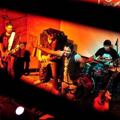 Siga@ bandabrasa Brasa formada em 2004 a Brasa é a essência da mistura dos sons q viajam pelos ouvidos no dia a dia do nosso país. Confira http://t.co/lX3IuwsCN