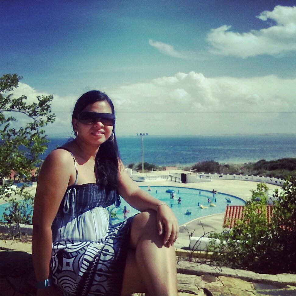 full relax, divertida y despreocupada