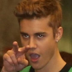 se eu te segui eh pq amei seu fc e te considerei digno de entrar no cabarette entao vem ca numero e nome na dm