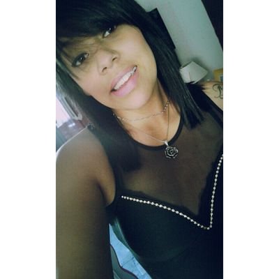 amar é poder compatilhar um sentimento , e fazer feliz quem tá do seu lado