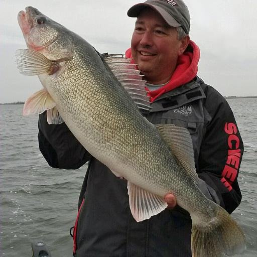 Professional Tournament Angler and Guide living on Devils Lake, ND with Bobbi Lunday and her 4 daughters Anja, Bailey, Caitlin, and Dru.