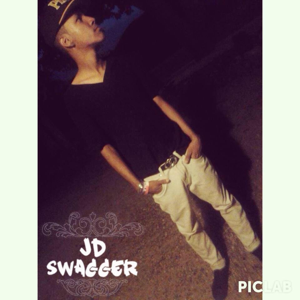 • Comediante/Actor/Director
• Instagram: JDSwagger_Official
• Snapchat: jd-swaggeroffic
''Ago videos por gusto no por obligacion''