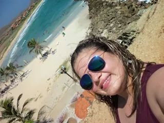 No somos personas frías por falta de sentimientos, sino por abundancia de decepciones.