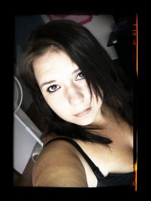 my name is amber..bvb fan..artistic..and lover of all rock bands