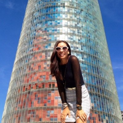 Publicista, viajera, blogger disfruto de una buena copa de vino, @recetaslily