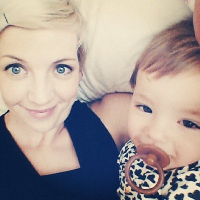 Stay at home mum. Mega in love with my husband and my son. Super into tea, fashion, family, food, being quiet and a good bargain.