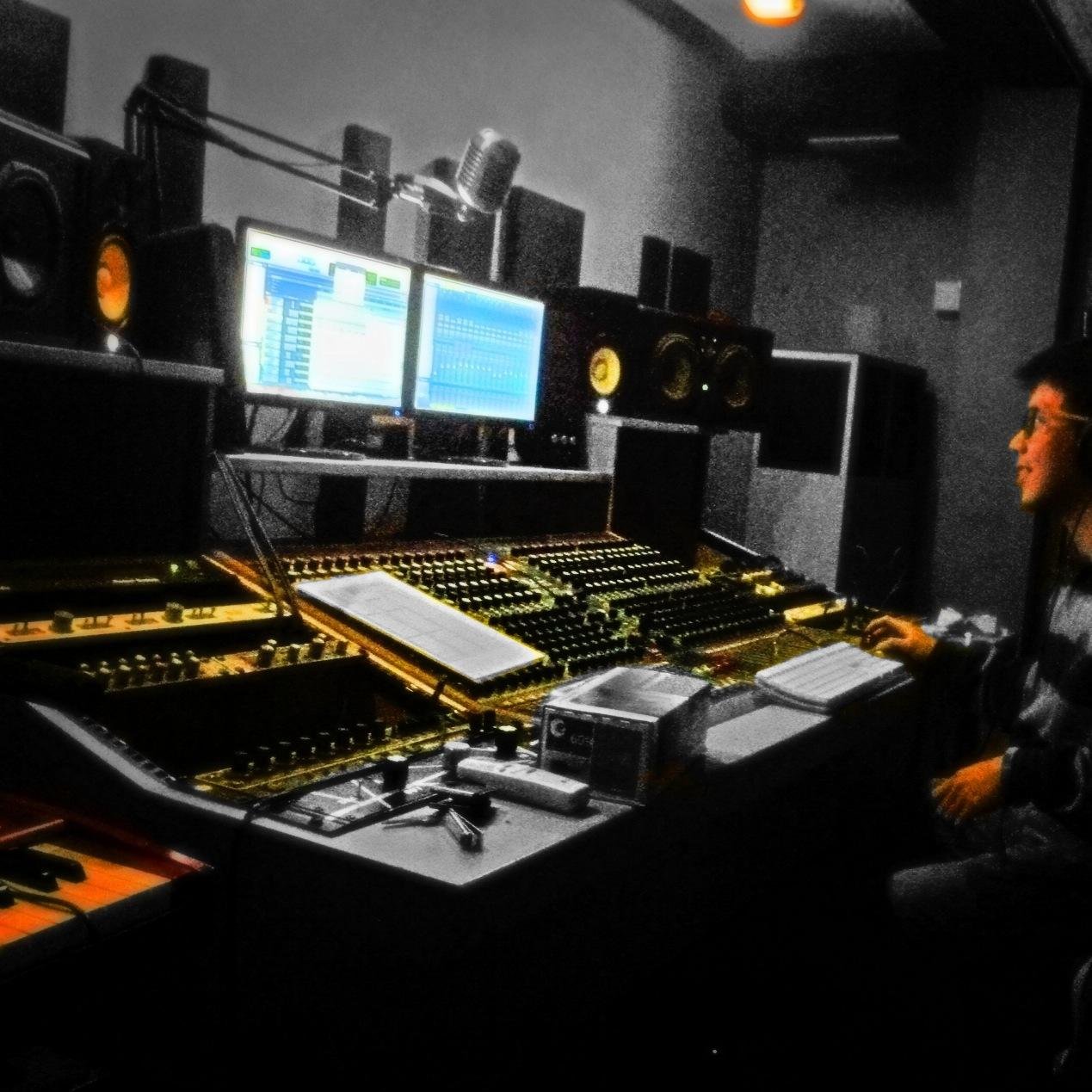 OnlineMixMast's profile picture. Online Mixing and Mastering service. Client List: Alexa, IDP, 3 Composer, Voice of Indonesia, Ayu Ting Ting, Legna, Fali Wilmer & many more!