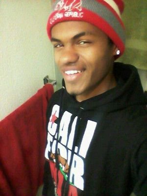 Cløsure AKA Young Tøøn here and I write, sing, and rap. I love music but overall my passion lays in dancing #danceislife hit me up for more