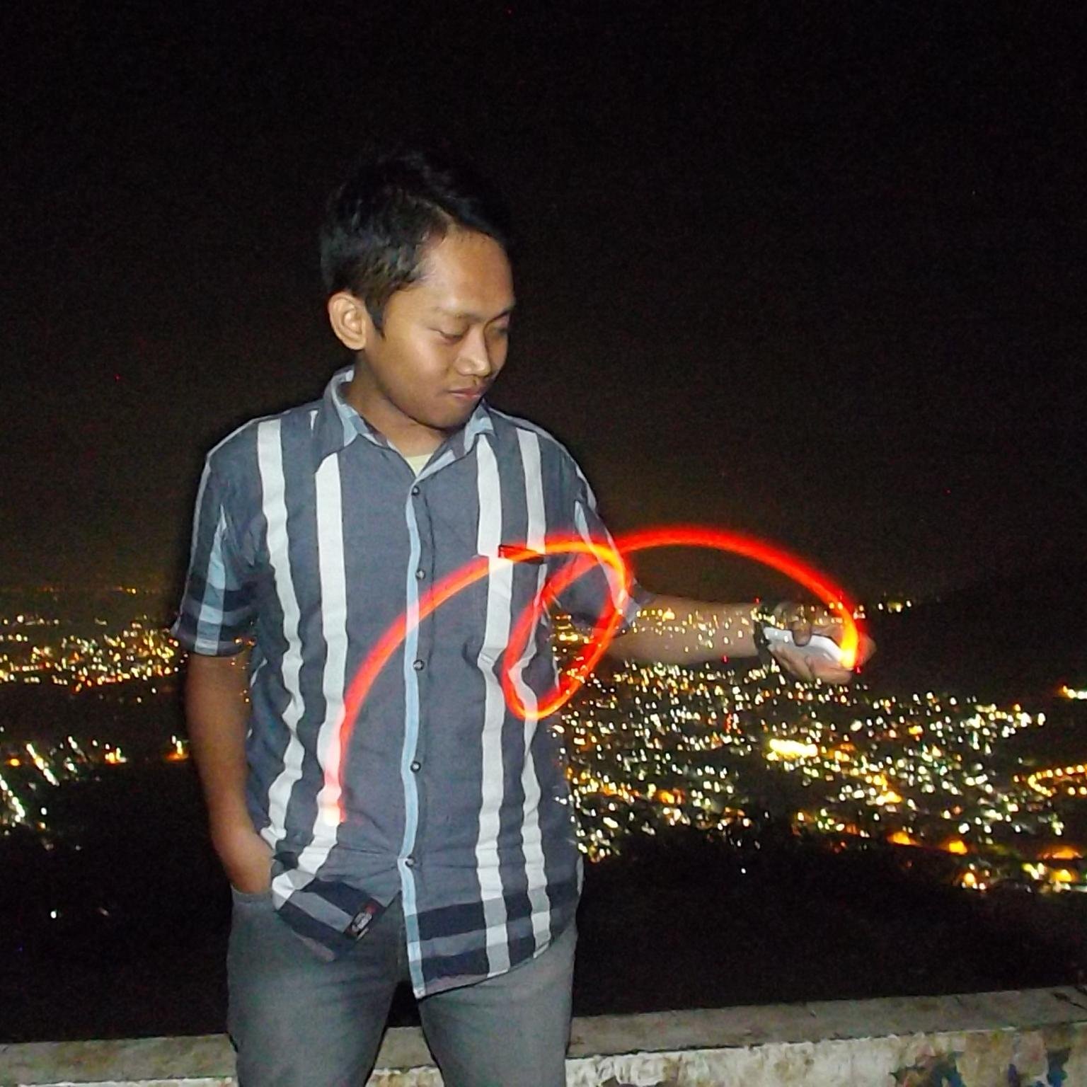 Bio: Cuma lahir dan diberi nama