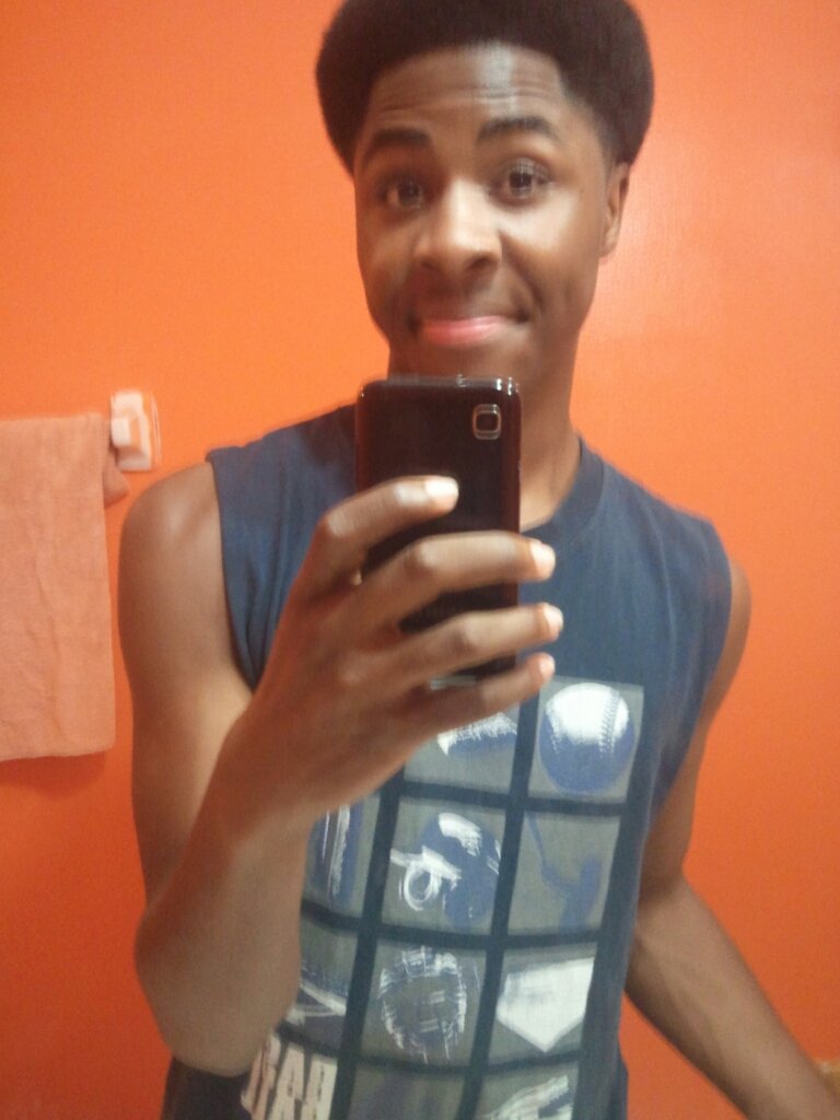 I like White Girls & Latina Girls. I don't like Black Girls Call me racist Idgaf. & I play Basketball.  And txt me if yuh want. 904-624-2408