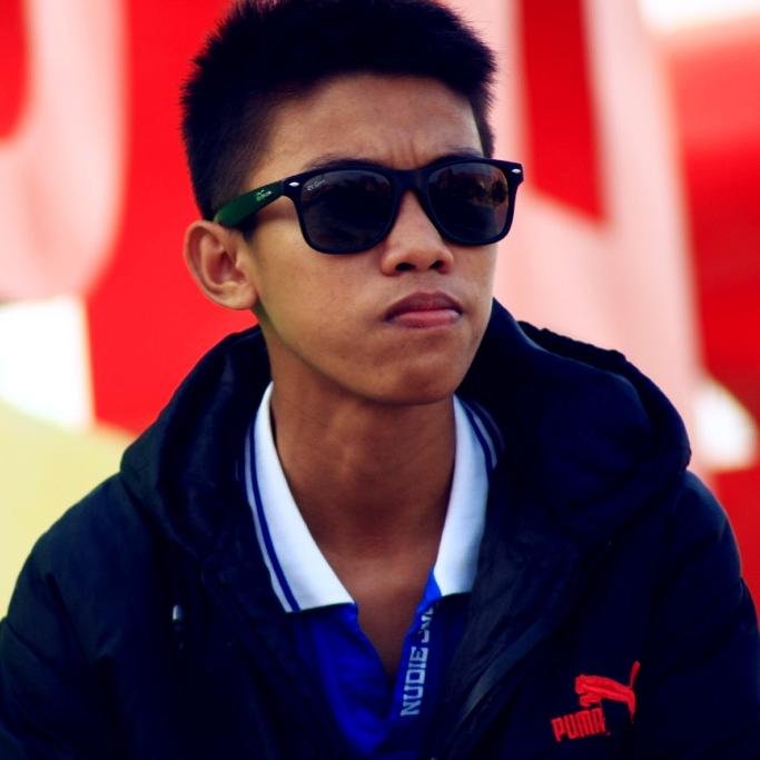 03 JUNI 1998** SMKN 1 SKG**

Sulawesi Selatan, Indonesia · http://t.co/kSSftKUYRu