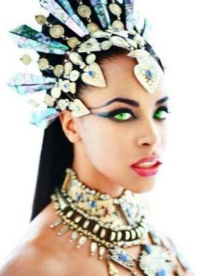Queen of the Damned. If you want to know who I am just come to see me people  #OOC #MV #Single