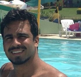 souzadebh's profile picture. 