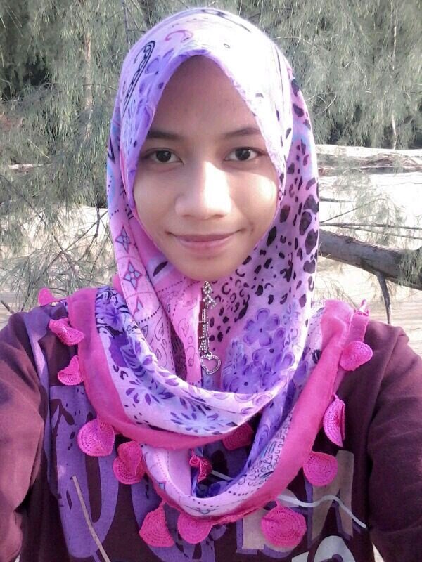 Heyy everybodyy ! Im newbie here . Follow me and i'll follow you backk . Im promise :)
