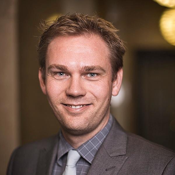 Social Media Manager @pfapension. Expect tweets in Danish and English about social media, finance, pension and one of my favorite pastimes - sports.