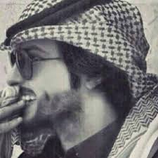 الله يجازي خصرها لا تمشت تهز فيـه عيـون وشعـور وقلوب مـن فـوق  تـحلـف  انهـا ما تعّشـت ومن تحت خوفك لا مشت تقطع الثوب