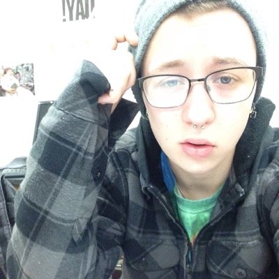 real_fries's profile picture. jewish herbalist pop punk kid