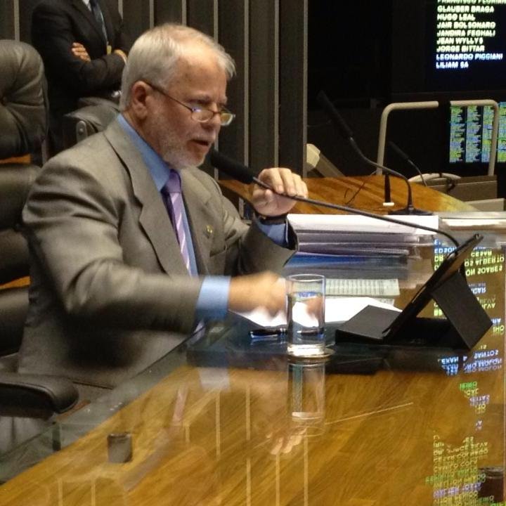 SP de nascimento e MS de coração. Esse é o deputado federal Biffi, cuja trajetória reflete lutas e conquistas p/ a educação pública.