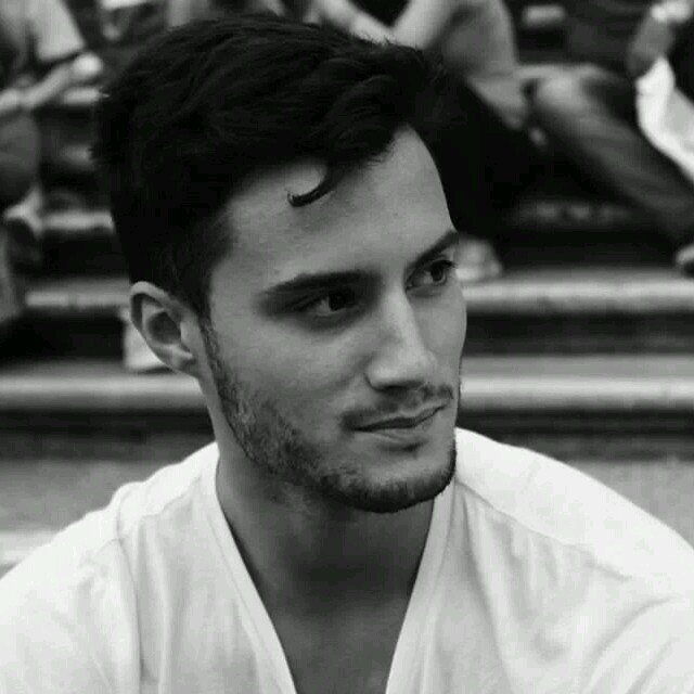 pvinals18's profile picture. 