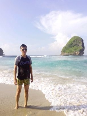 •Manchester United •Arema Indonesia •easy going