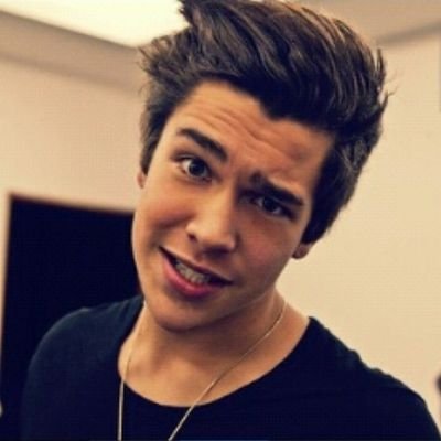 《Marina, Yaiza, Claudia y Laura》Cuatro mahomies unidas por un idolo que a sabido superarse desde el primer dia ♥Austin Mahone♥