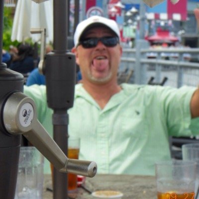 Conservative/libertarian dude from the great state of Texas who loves Jesus Christ,the cowboys,longhorns, astros & my family