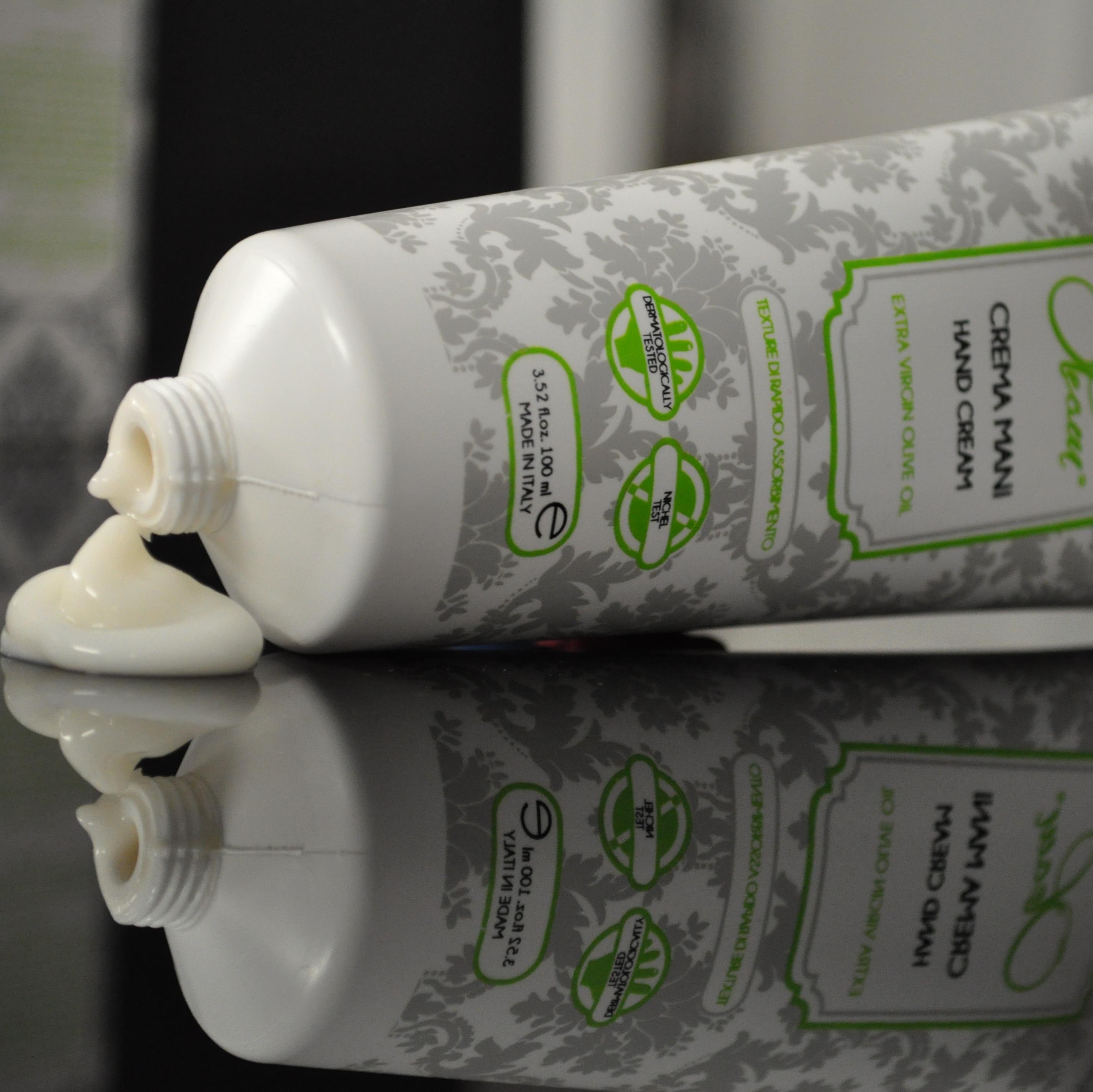 MFCosmetici's profile picture. 