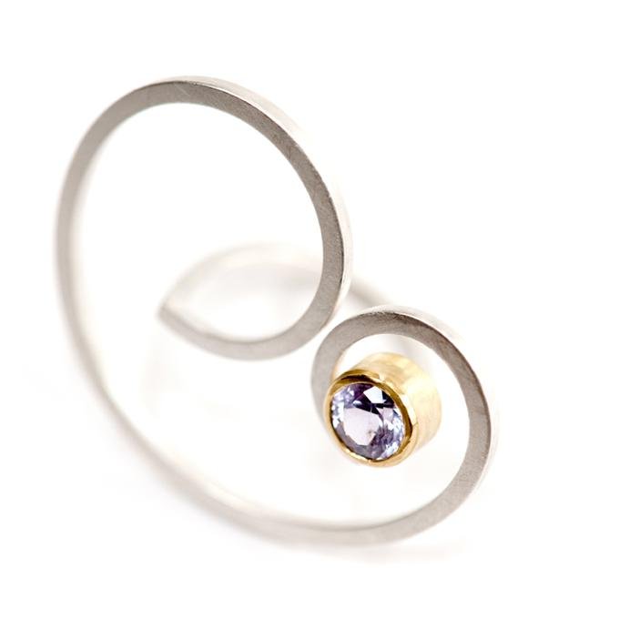 Ellen_Monaghan's profile picture. Designer Goldsmith view my collection #anglesandcurls http://t.co/ABdW73K5Es