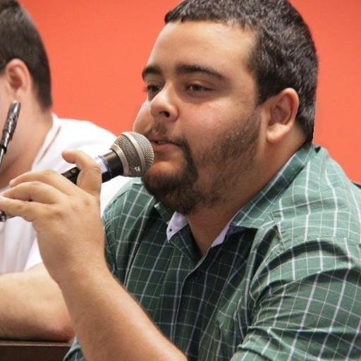 Publicitário, blogueiro, ex dançarino do Bonde do Tigrão, ex ator pornô por invalidez, torcedor do Vasco e faço umas piadas por aí...