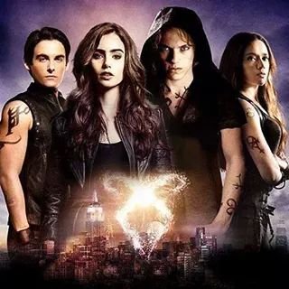 Sou shadowhunter. Clary, Jace,Simon, Alec, Izzy, Magnus, Luke,Jocelyn, Valentim, Sebastian... S2