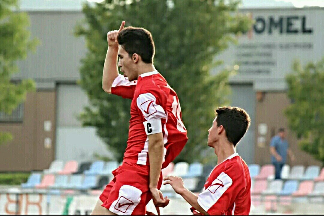 Estudiante de periodismo en la UAB. Apasionado del fútbol. 20.
