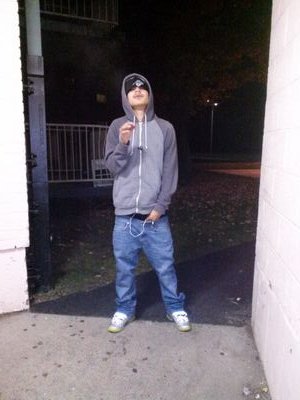 984164ed1cc44bd's profile picture. u already know (; Getting this paper livin life