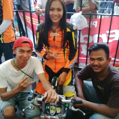 TiaBocil17's profile picture. hay you again!hi stalker!so what did you get from my timeline??|sukaryadinata♥|ig path fb line:Tia Eriyanti|new akun: @tiaeriyanti|young, wild and free▲