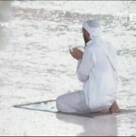 Sad8h_jaryah0's profile picture. 　　　　　　　　　　　　　　　　　　　　　　　　　　　　　　　　　　　　　　　　　تسير حياتنا في هذه الدنيا ولاتتوقف ، حقاً السعيدُ من ملأ صحيفته بالصالحات ، ولكن السؤال بماذا ملأت صحيفتك؟