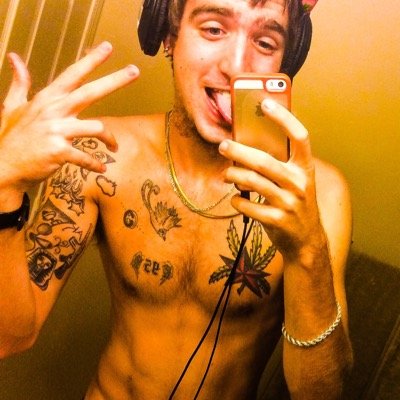 #tattooartist  #dubstep
#southflorida #561-954-305 
now that the hashtags are above us imcase you didnt relize i do tattoos and love to have fun dubstep