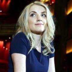 Hechicera. Lunatica. Ravenclaw. Hija de Poseidon. Parabatai: Joha. ♡Luniper♡
