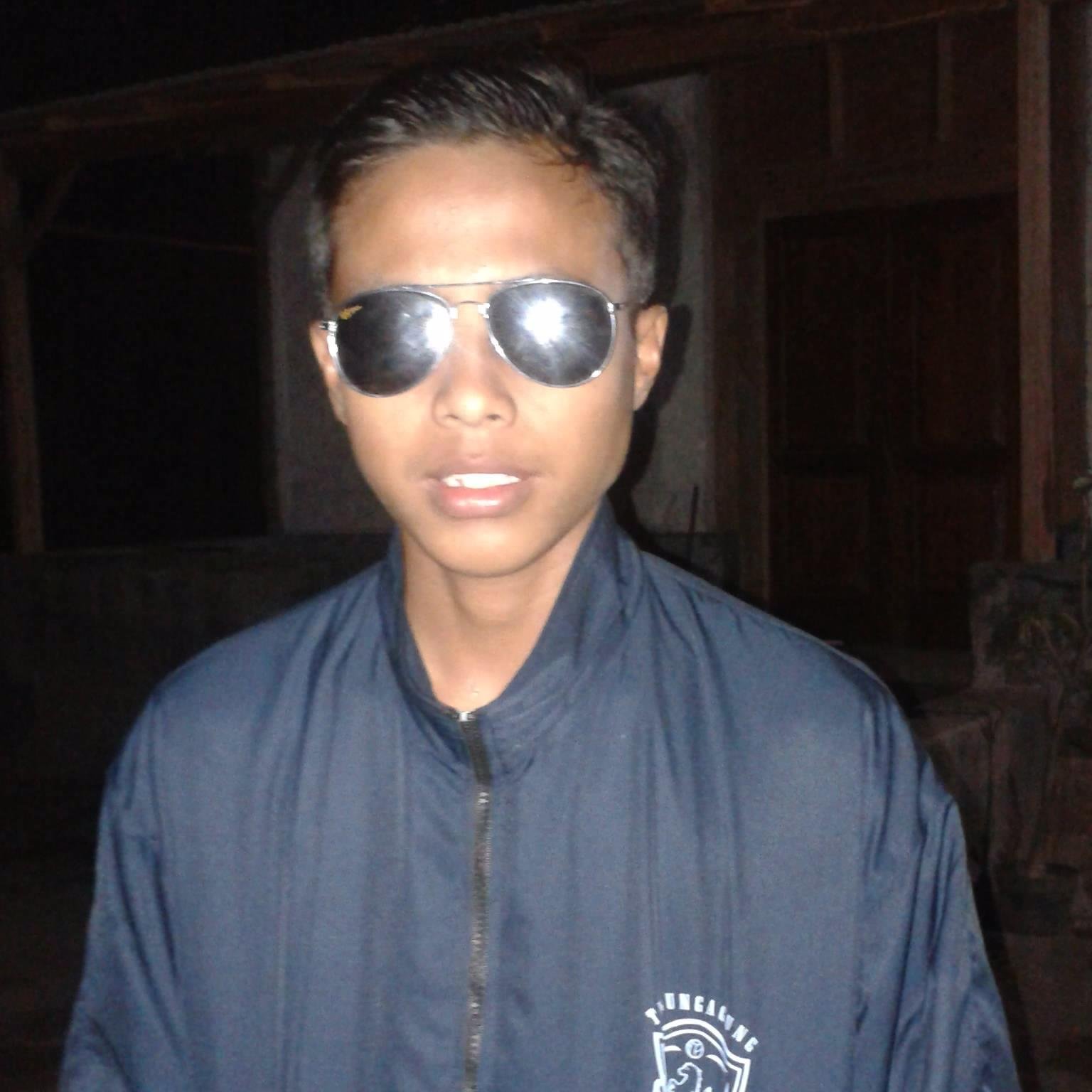 Hiduplah dengan mimpi, tetapi jangan hidup dalam mimpi ,,,