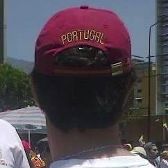 Venezolano nacido en Caracas. Sobreviviendo en una sociedad diferente a la que crecí, pero aspirando que algún día retome el rumbo correcto.