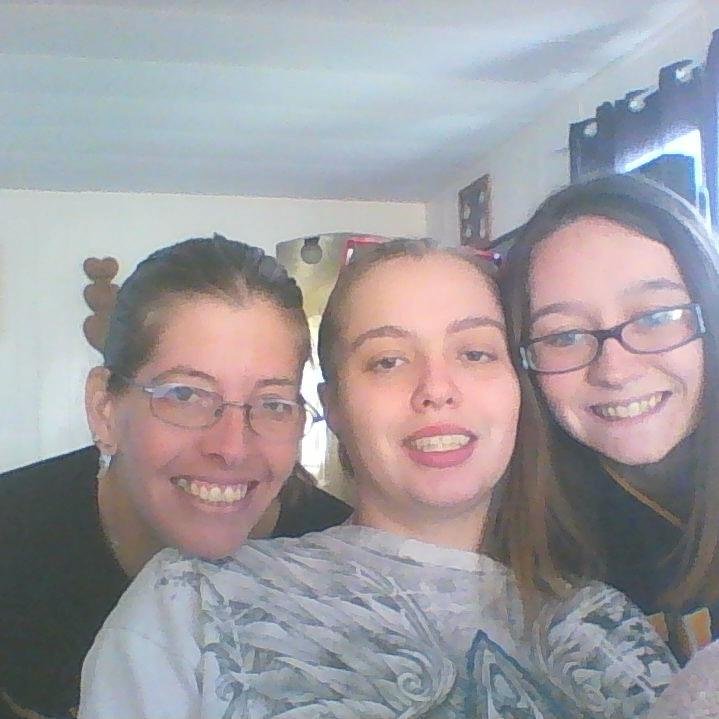 Brown_10_15's profile picture. married with a beautiful daughter and a son and lots of step children i'm 20 but i love being a stay at home mom and love my life