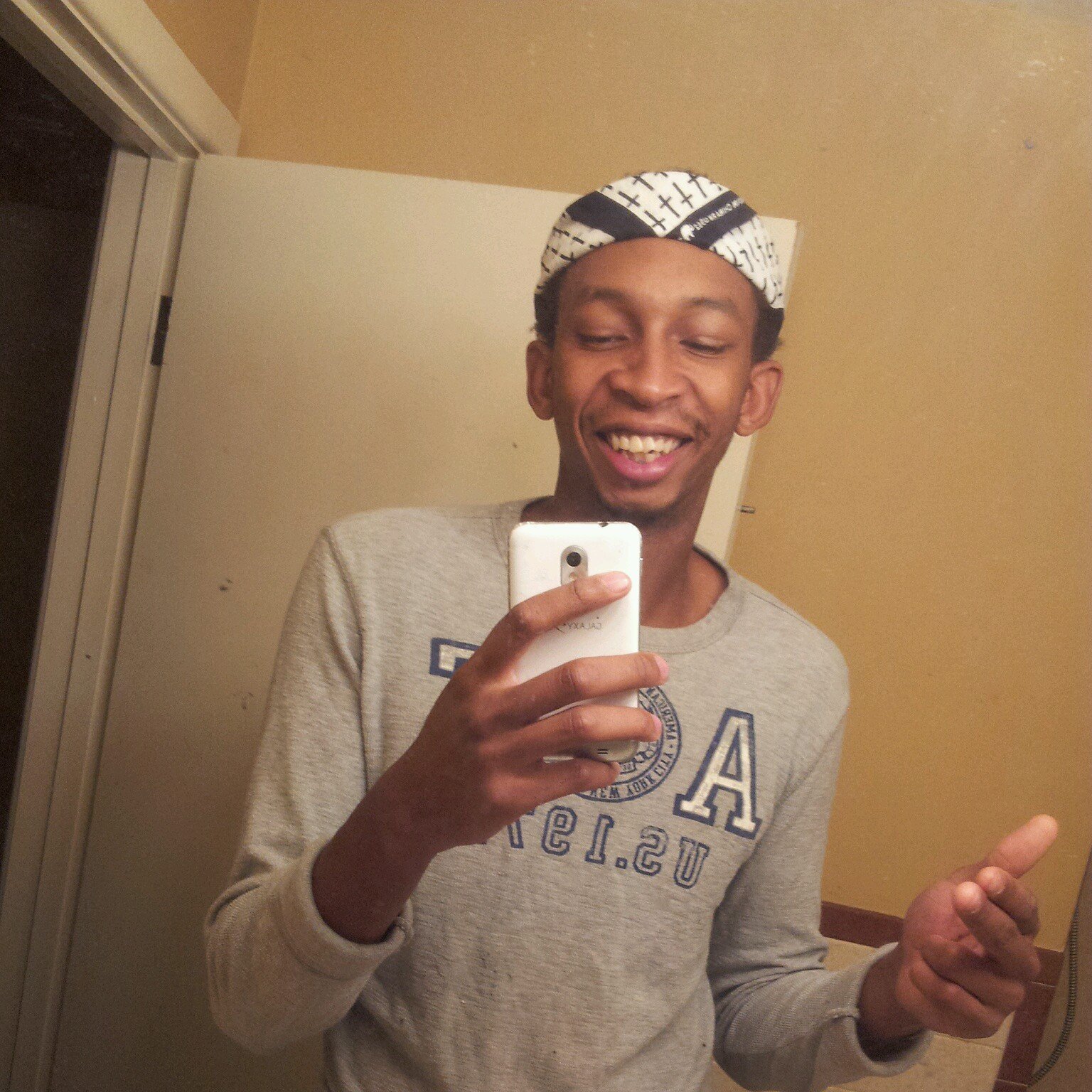 |Keepen God First|been a cowboy since 199×|#Free ¥our Mind|#Aquarius|#Love,Laugh, Live Life|I was Chosen|Rest easy, Grandmother 091813 • Ig:young_onne