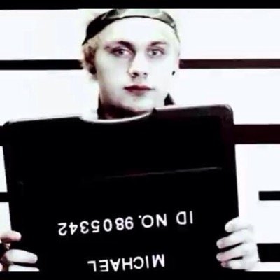 follow @xoclifford and turn notifs on im doing an hour of follow help ! dm's and stuff x