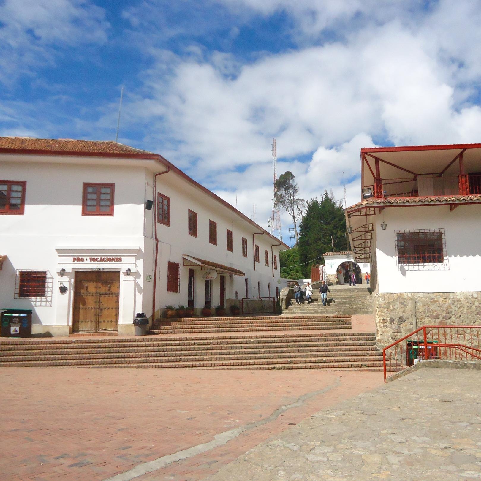 caminando sobre mi vida aprendi a no confiar ni en mi mismo