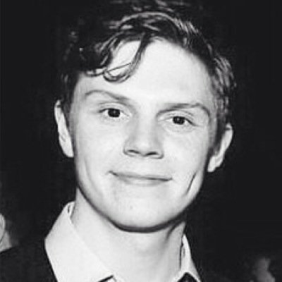 ❝That man.. He's the definition of insanity.. Who /is/ he? Why does everyone trust him?❞