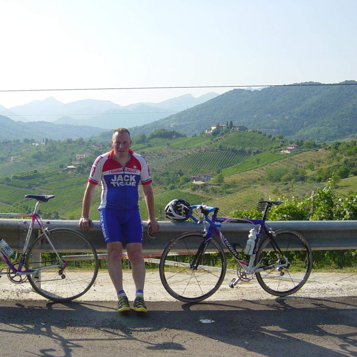 🏴󠁧󠁢󠁷󠁬󠁳󠁿🚴‍♀️🇬🇧