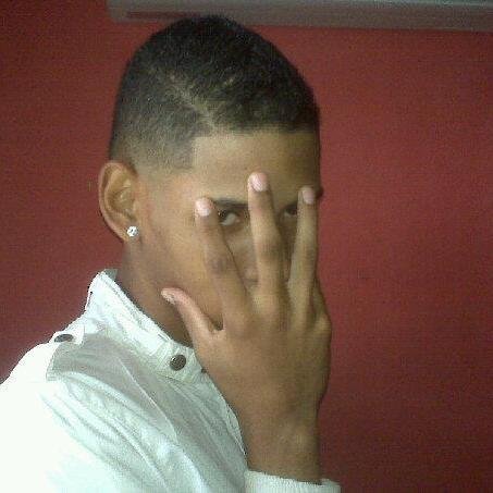 Cantante de Hip Hop - Disquera @cambiodeclimar Compañero de trabajo @afric_back