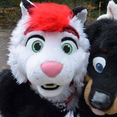 i love furries and my boyf isaiah! (: