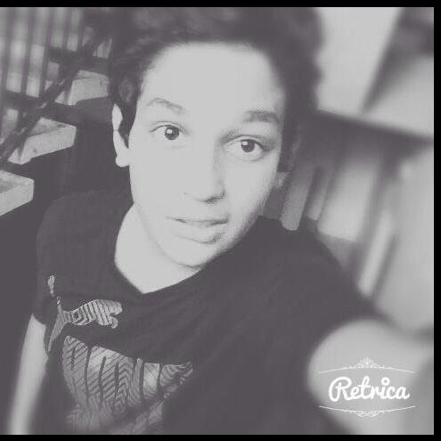 Wsh pD moi c est walid 14 ans motivé et ambitieux suis la pour twitter :') donc vien pas tout gacher ac tes sautes dhumeur sur seux nick ta reum :D