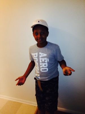 dont follow to unfollow i play football and basketball follow me and ill follow you bck