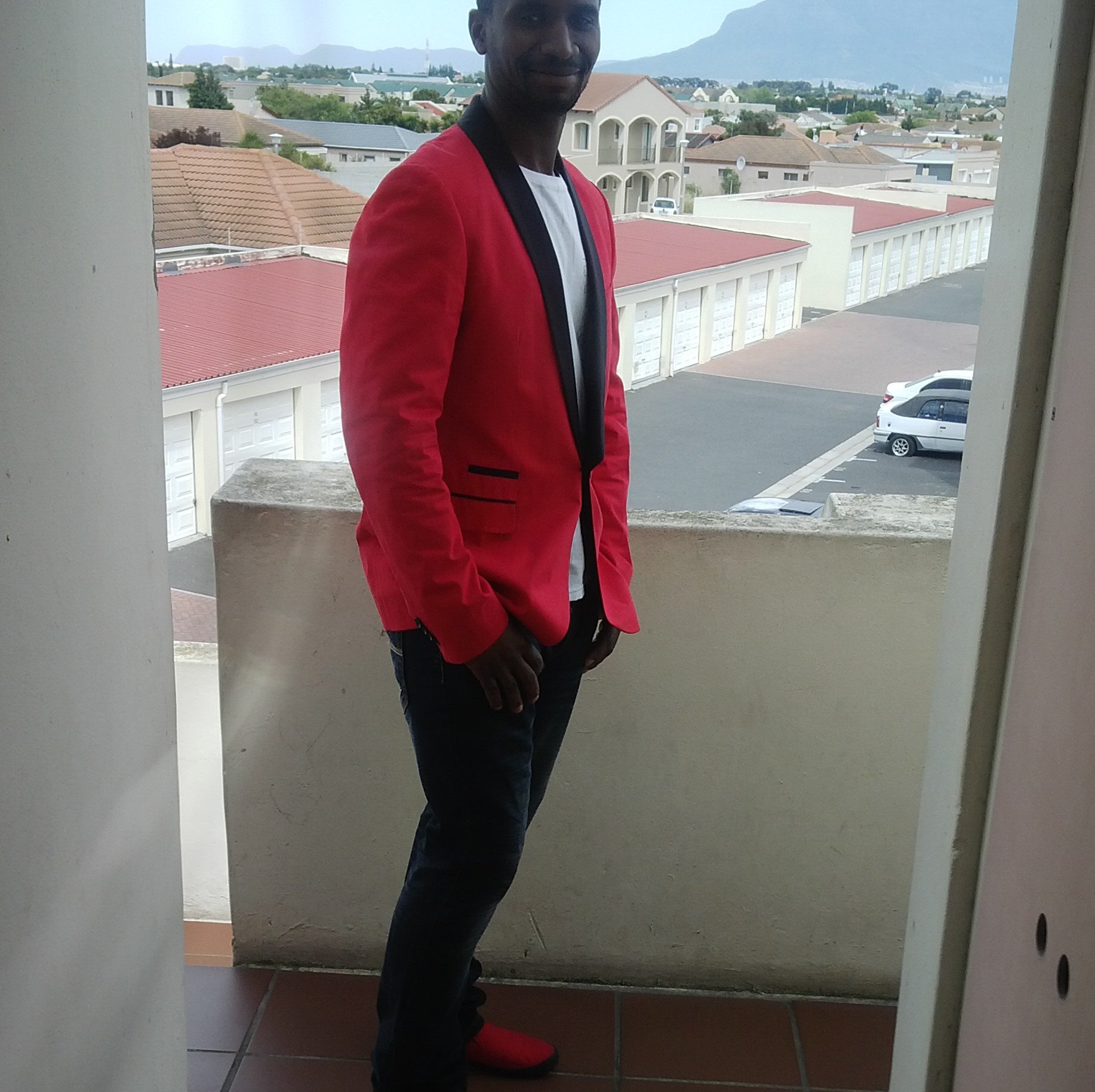 Malawian citizen Married with a son, I like playing and watching soccer. Chelsea is my team.